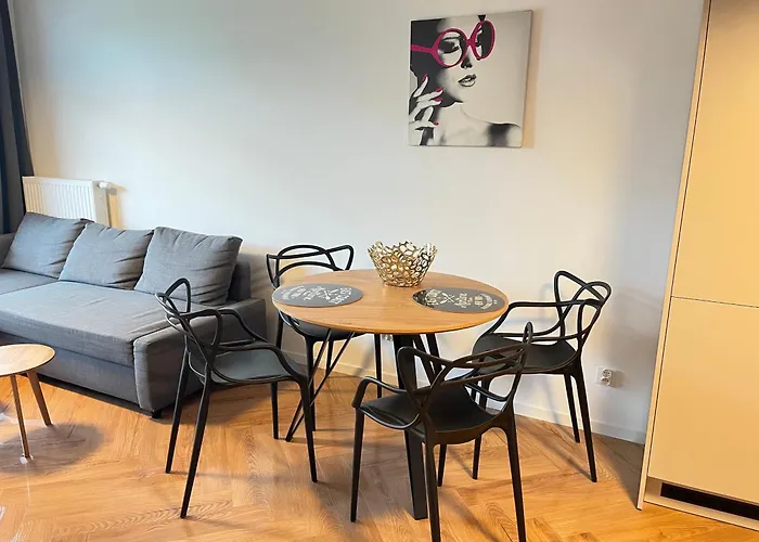 Piekny, Nowy Apartament Lesnych Skrzatow W Poznaniu